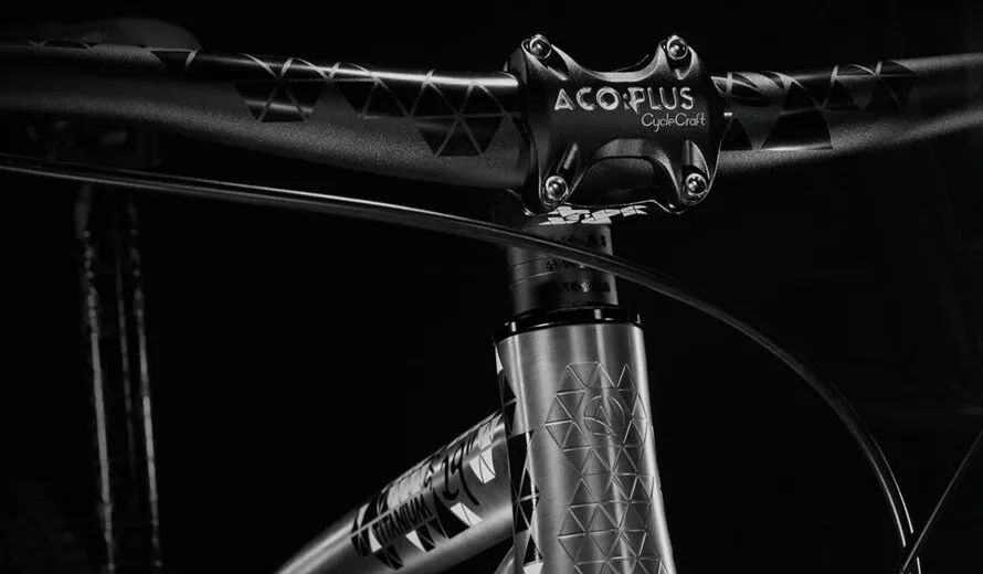 Велосипедный руль производства компании ACOR.