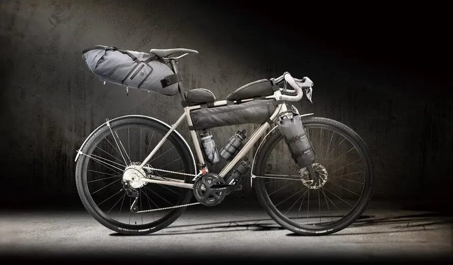 Велосипед с аксессуарами и комплетующими производства компании ACOR.