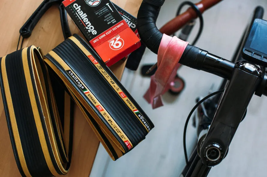 Велопокрышки STRADA компании CHALLENGE перед установкой на велосипед