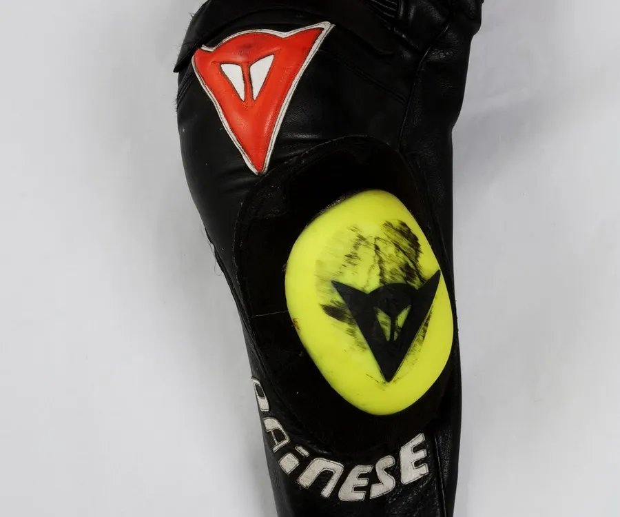 Наколенники четвертого поколения компании DAINESE