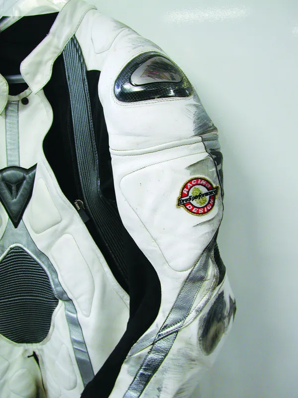 Костюм T-Age компании DAINESE