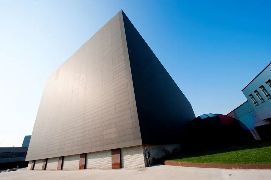 Полностью автоматизированный склад компании DAINESE