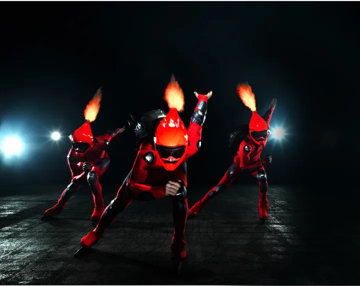 Специальные шлемы и костюмы для мероприятия «Искры страсти» компании DAINESE