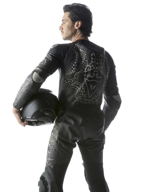 Тату-костюм для сезона 2009 года компании DAINESE