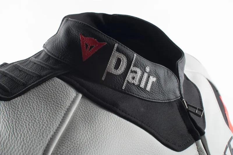 Снаряжение SEA-GUARD — необходимое для защиты экипажа во время плавания компании DAINESE на команде Emirates Team New Zealand в Кубке Америки 2017 года