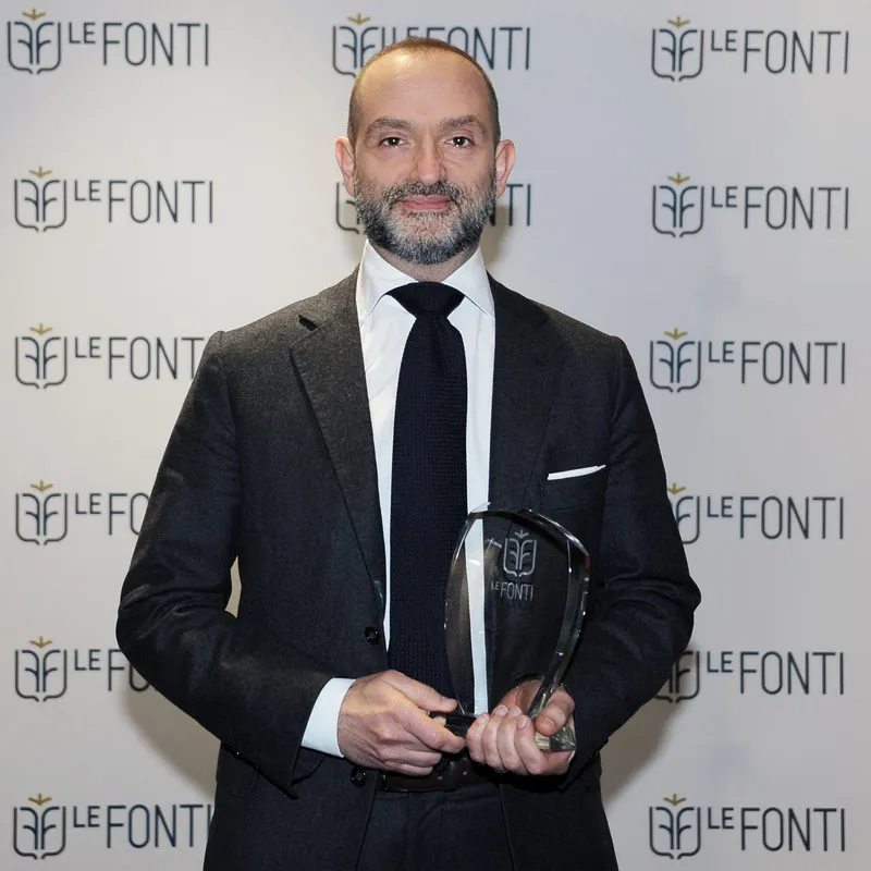 Кристиано Силеи, генеральный директор Dainese Group получает награду «Генеральный директор года» в категории инноваций на седьмой ежегодной итальянской премии Le Fonti Awards в области инноваций и развития человеческих ресурсов