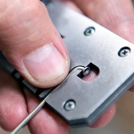 Проверка качетсва велосипелной спицы производства DT SWISS.