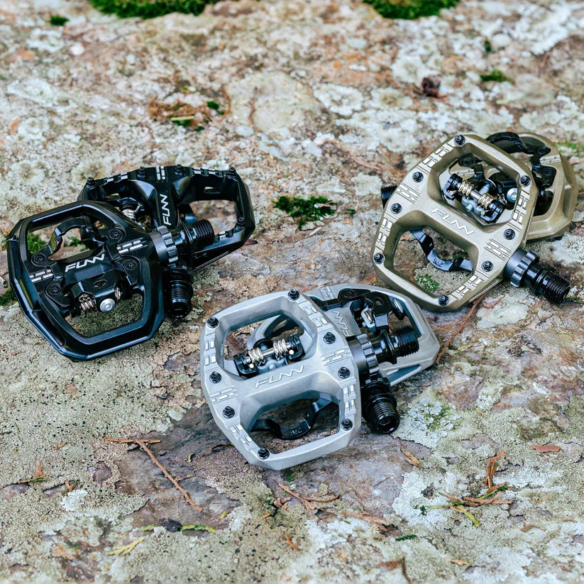 Педали Funn Clast на камне