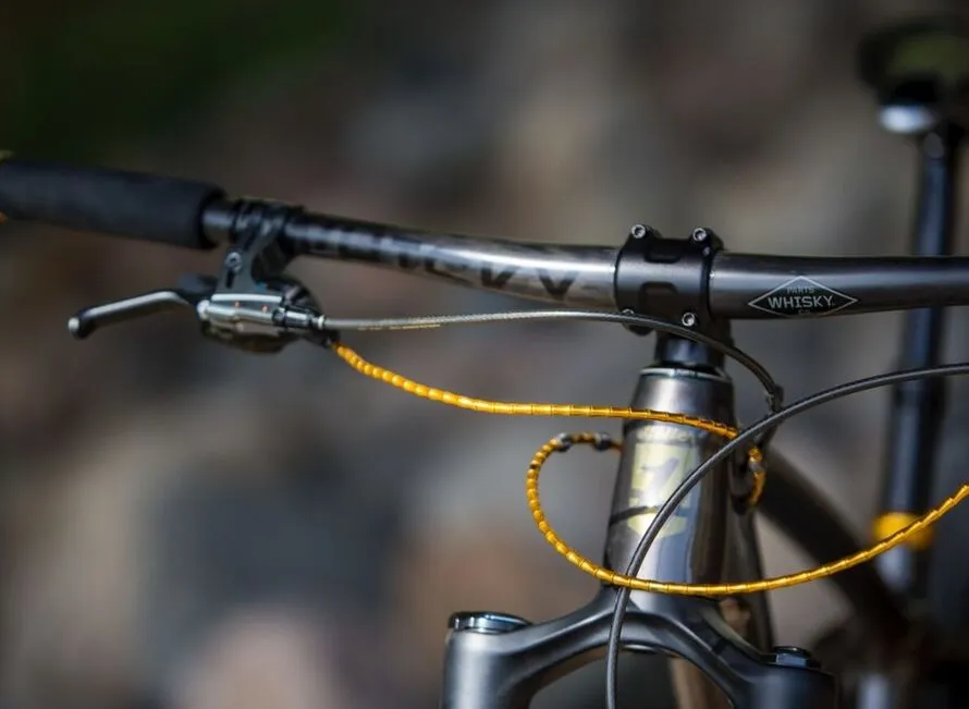 Тормозные тросики производителя JAGWIRE