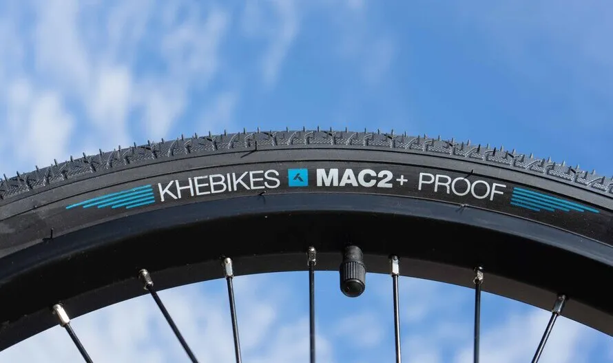 Покрышка MAC2+ PROOF для велосипеда BMX производства компании KHEBIKES.