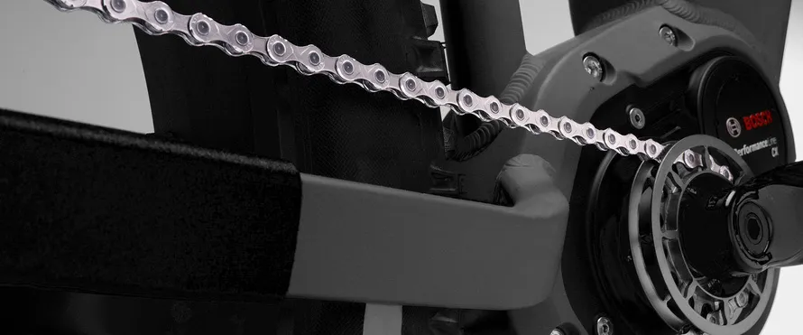 Цепь производства компании KMC, установленная на электровелосипеде