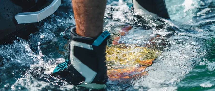 Ботинки для вейкбординга компании RONIX