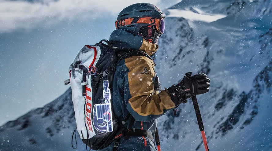 Рюкзак Patrol E1 Avalanche компании SCOTT на спортсмене.