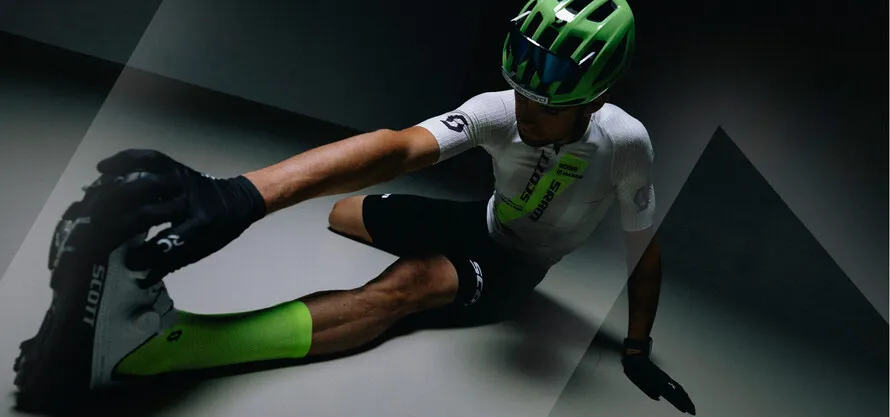 Спортсмен в экипировке компании SCOTT.