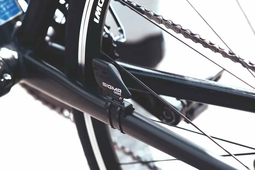 Задний беспроводной велосипедный датчик для велокомпьютера производства компании SIGMA.