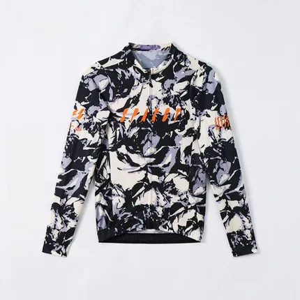 Мужская футболка с длинным рукавом производства компании SPAKCT.