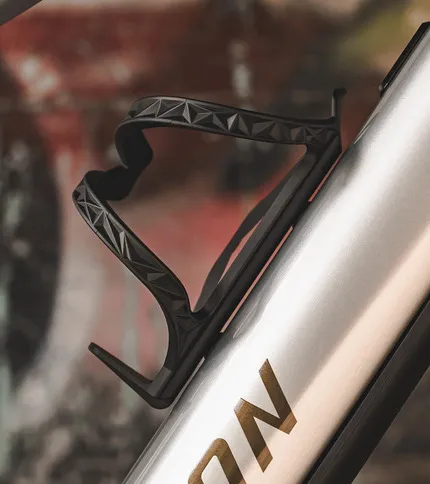 Велосипедный держатель для бутылки компании Supacaz.