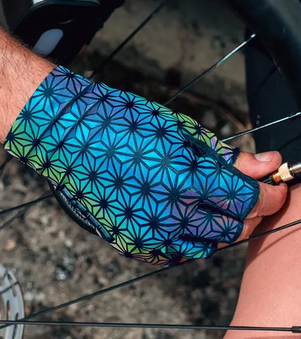 Велосипедные перчатки компании Supacaz.