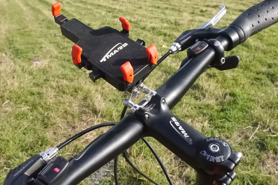 Держатель для телефона производства компании TMARS