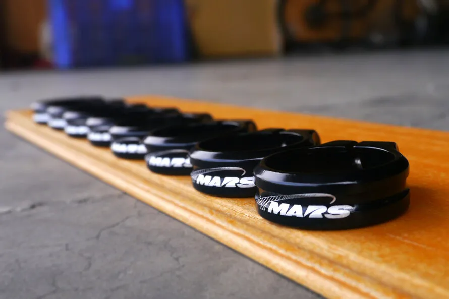 Зажимы для велосипедных седел производства компании TMARS